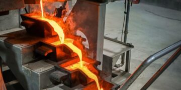 Gold price still on above $2,000 as pace to push stagflation, recession risks rise