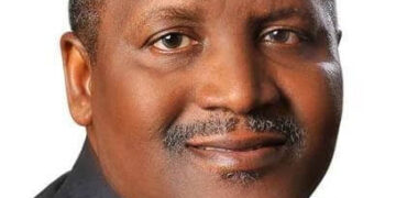 Africa’s richest man Aliko Dangote loses $3.2 billion in a day as Nigeria’s currency plunges