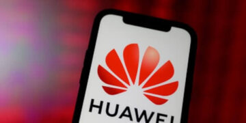 Huawei is building secret network for chips, trade group warns