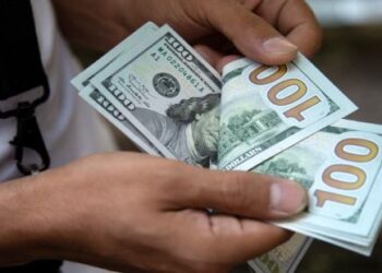 US dollar poised for its worst year since 2020